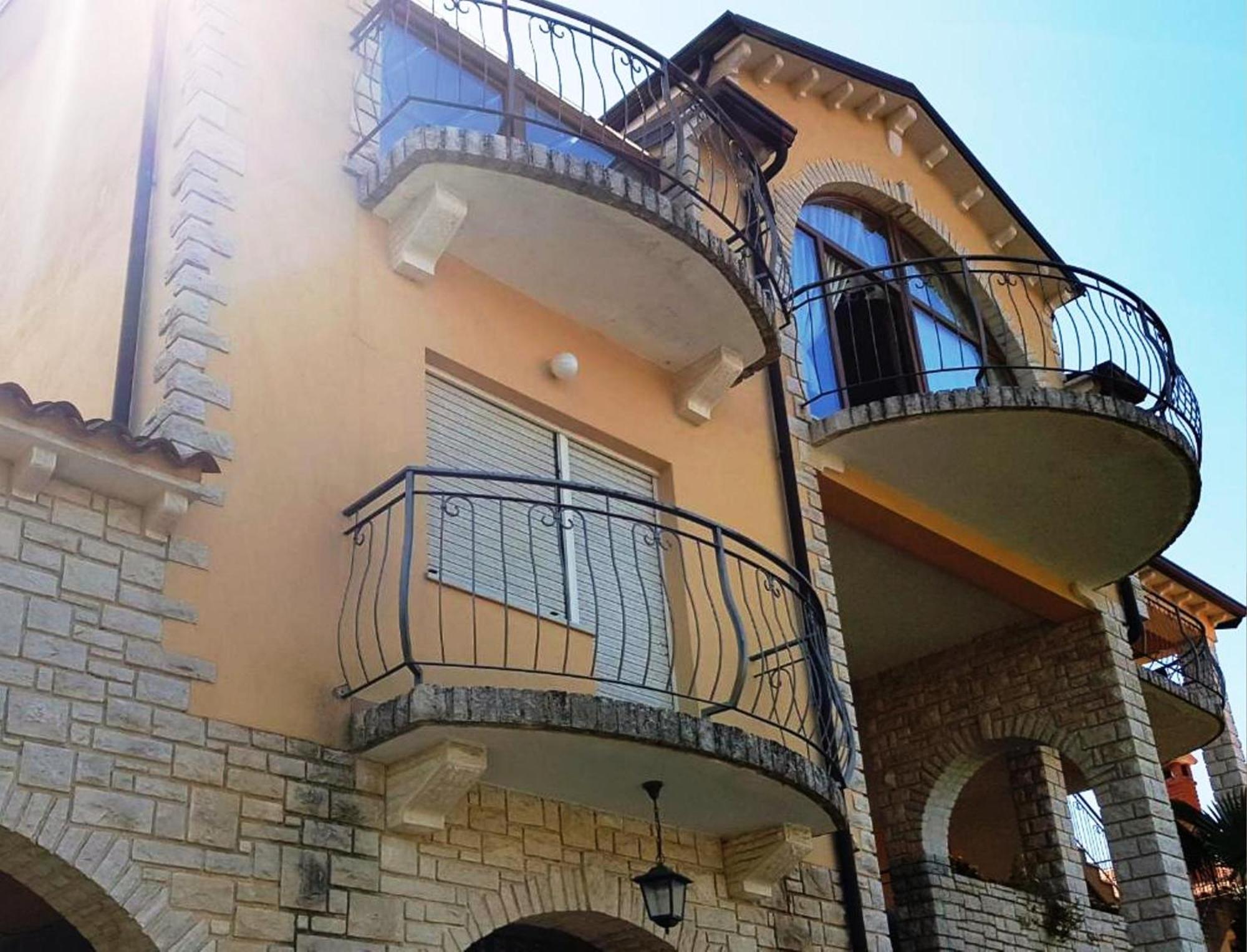 Renata Mare Apartments โรวีน ภายนอก รูปภาพ