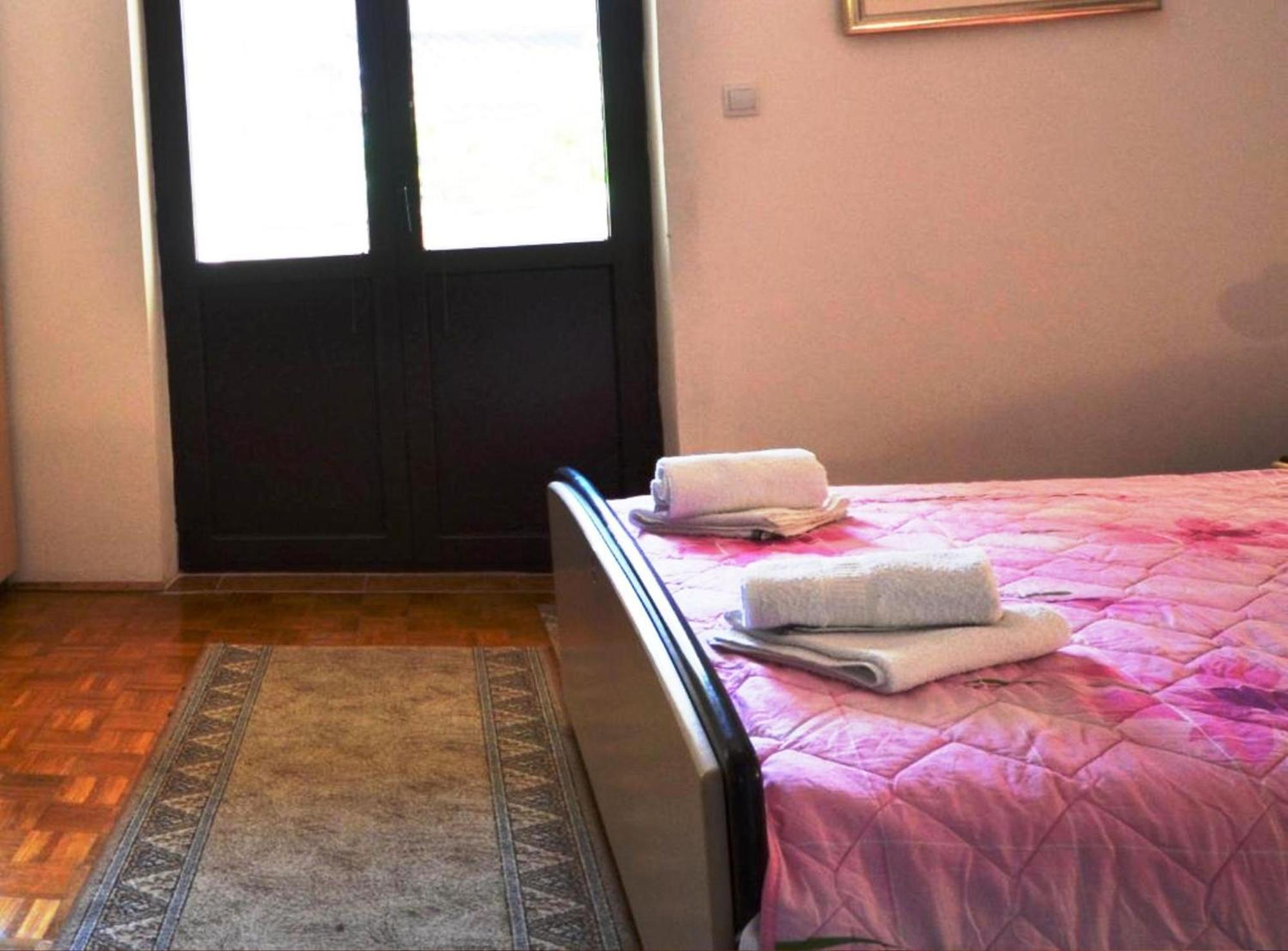 Renata Mare Apartments โรวีน ภายนอก รูปภาพ