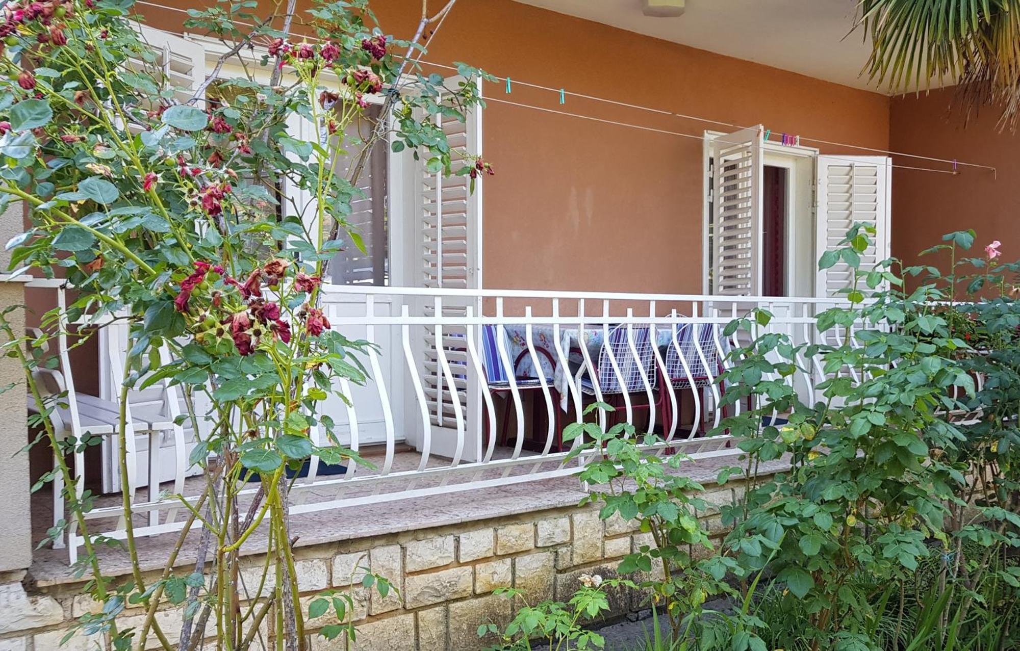 Renata Mare Apartments โรวีน ภายนอก รูปภาพ